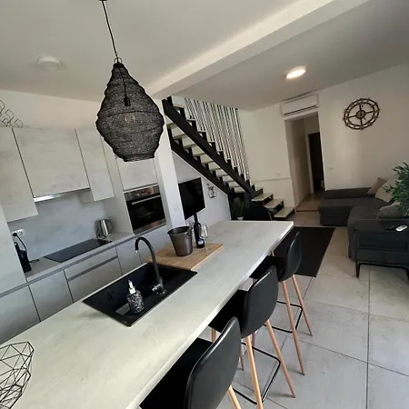 Baronessa * Задар